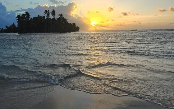 Sailing and Freediving Holiday: Beyond the Resort