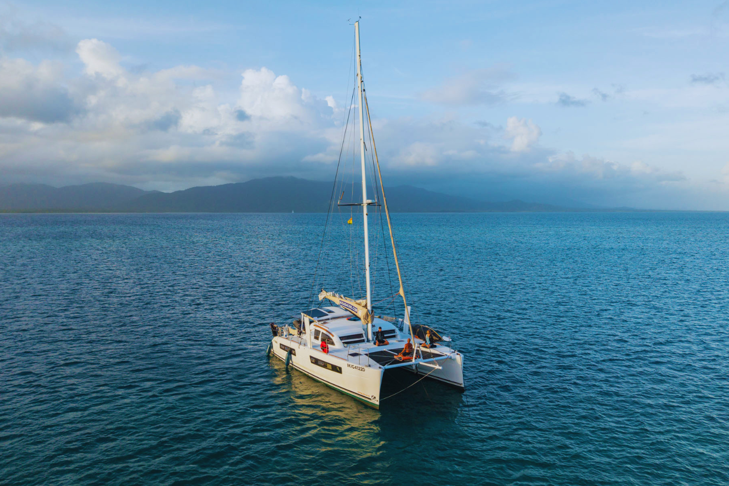 Silence, wind and rhythm: why choose regenerative sailing to reset your nervous system